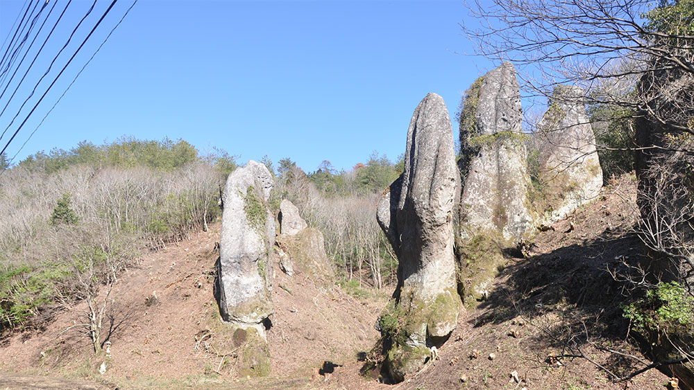 巨大な手袋？奇岩「手袋岩」